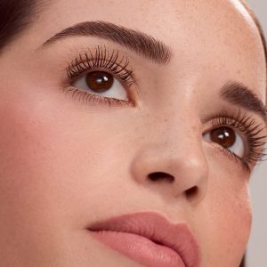 perfect strokes universal volumizing mascara brown